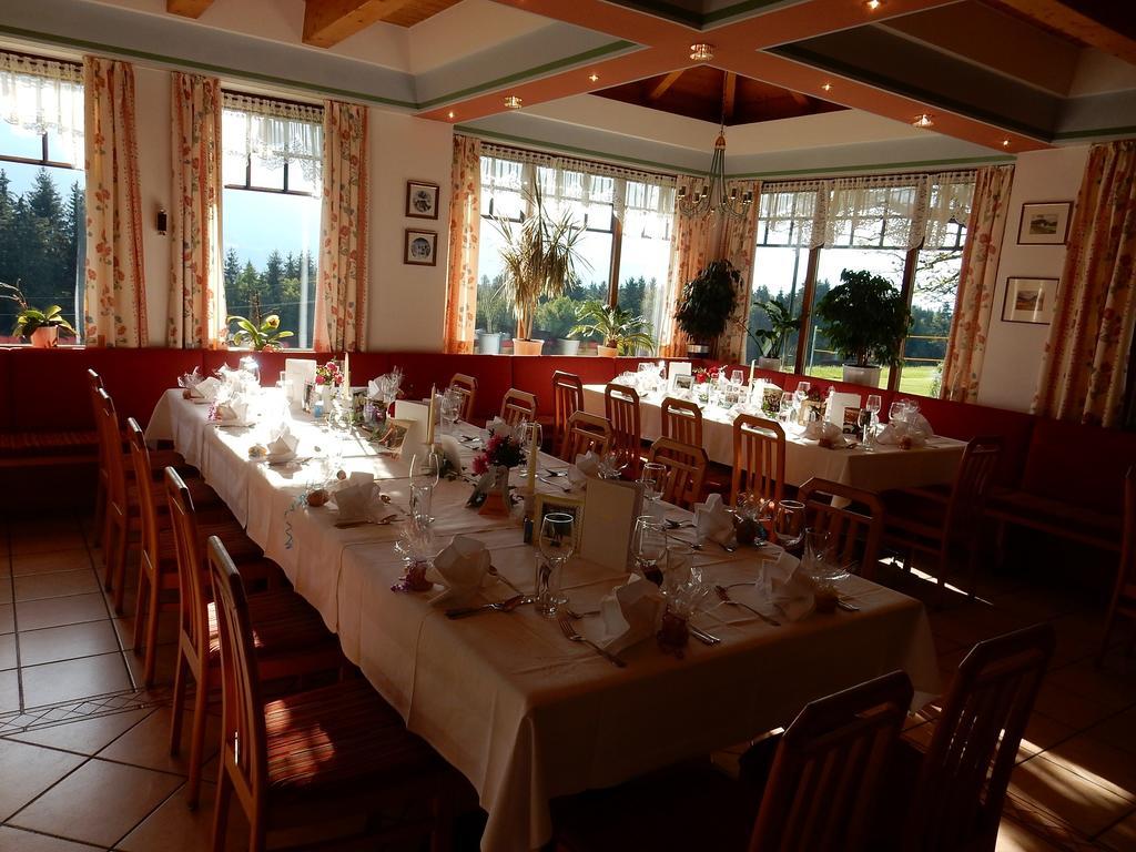 Hotel Landhof Simeter Gmbh Spittal an der Drau Dış mekan fotoğraf
