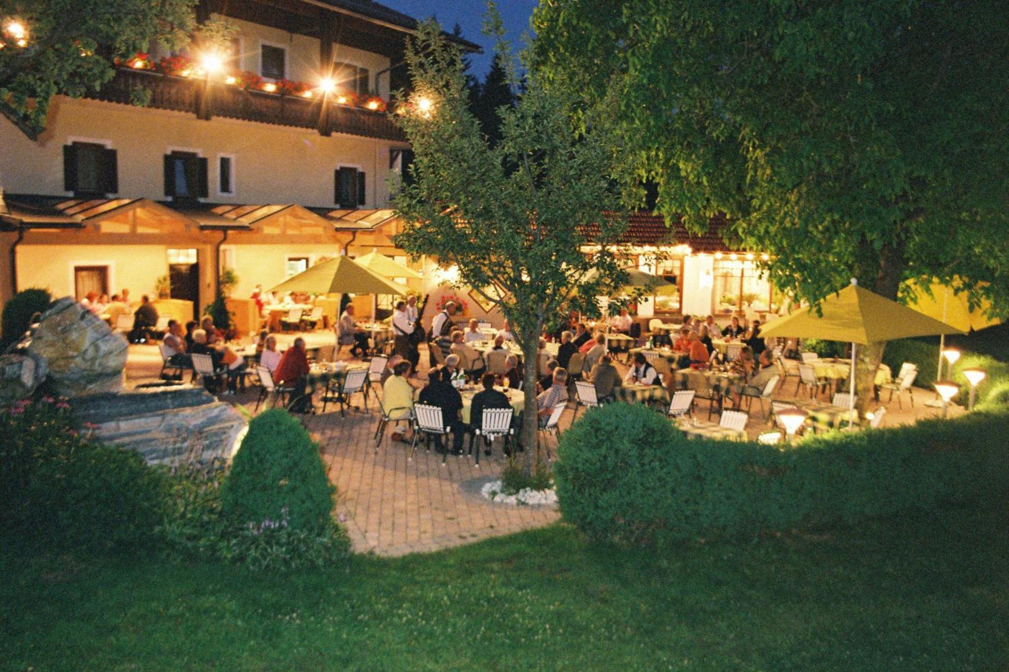 Hotel Landhof Simeter Gmbh Spittal an der Drau Dış mekan fotoğraf