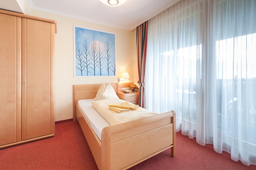 Hotel Landhof Simeter Gmbh Spittal an der Drau Oda fotoğraf