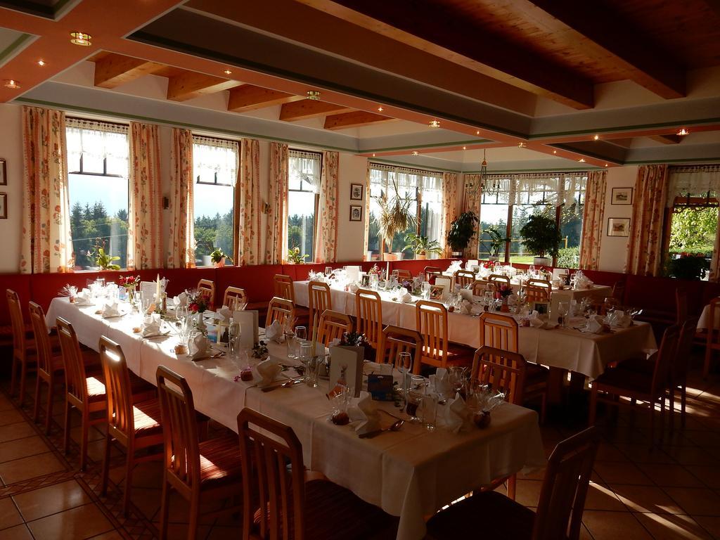 Hotel Landhof Simeter Gmbh Spittal an der Drau Dış mekan fotoğraf