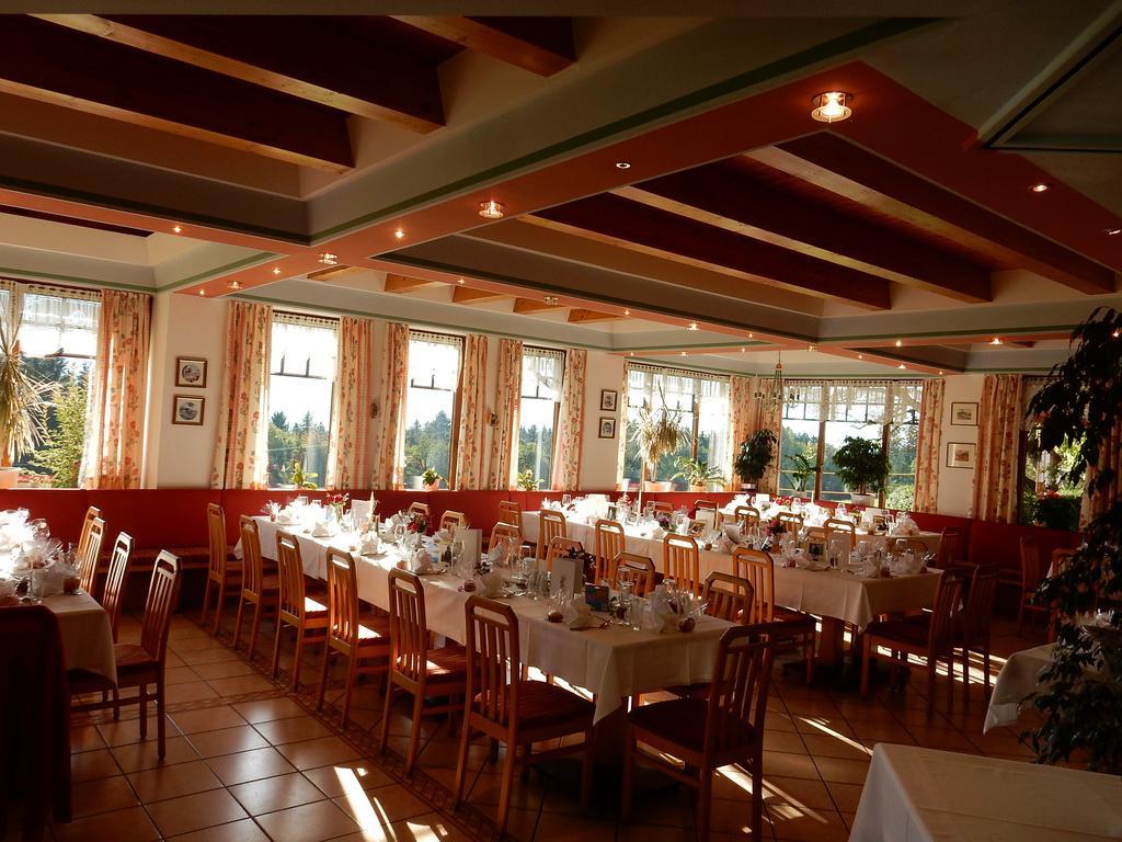 Hotel Landhof Simeter Gmbh Spittal an der Drau Dış mekan fotoğraf